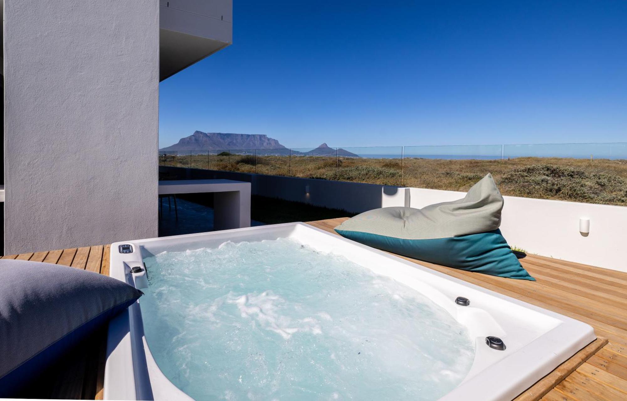 Ocean 9 - Sunset Beachfront Residency Aparthotel