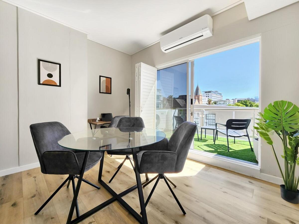 1 Bed Retreat Apartment *