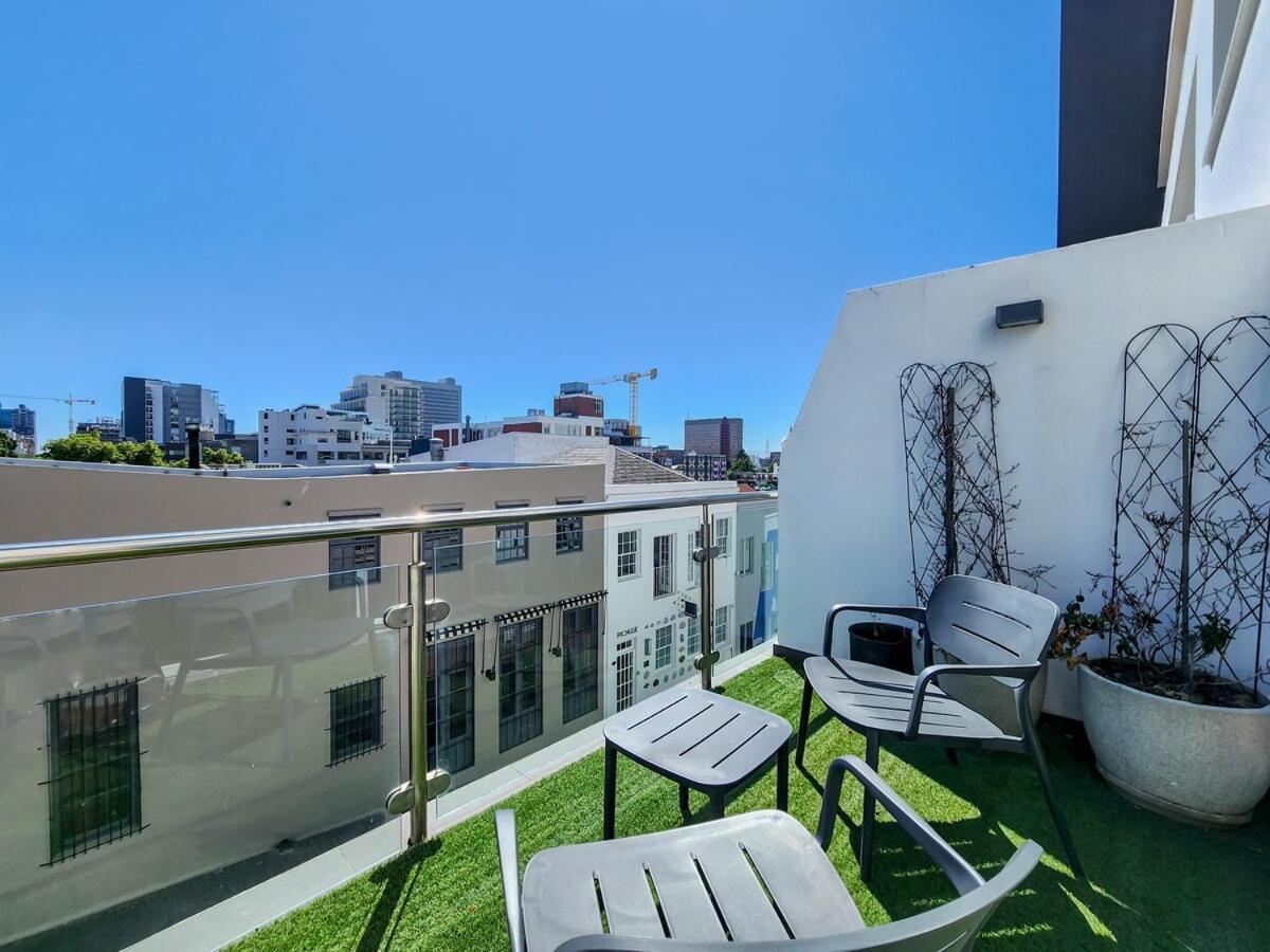 1 Bed Retreat * Cape Town