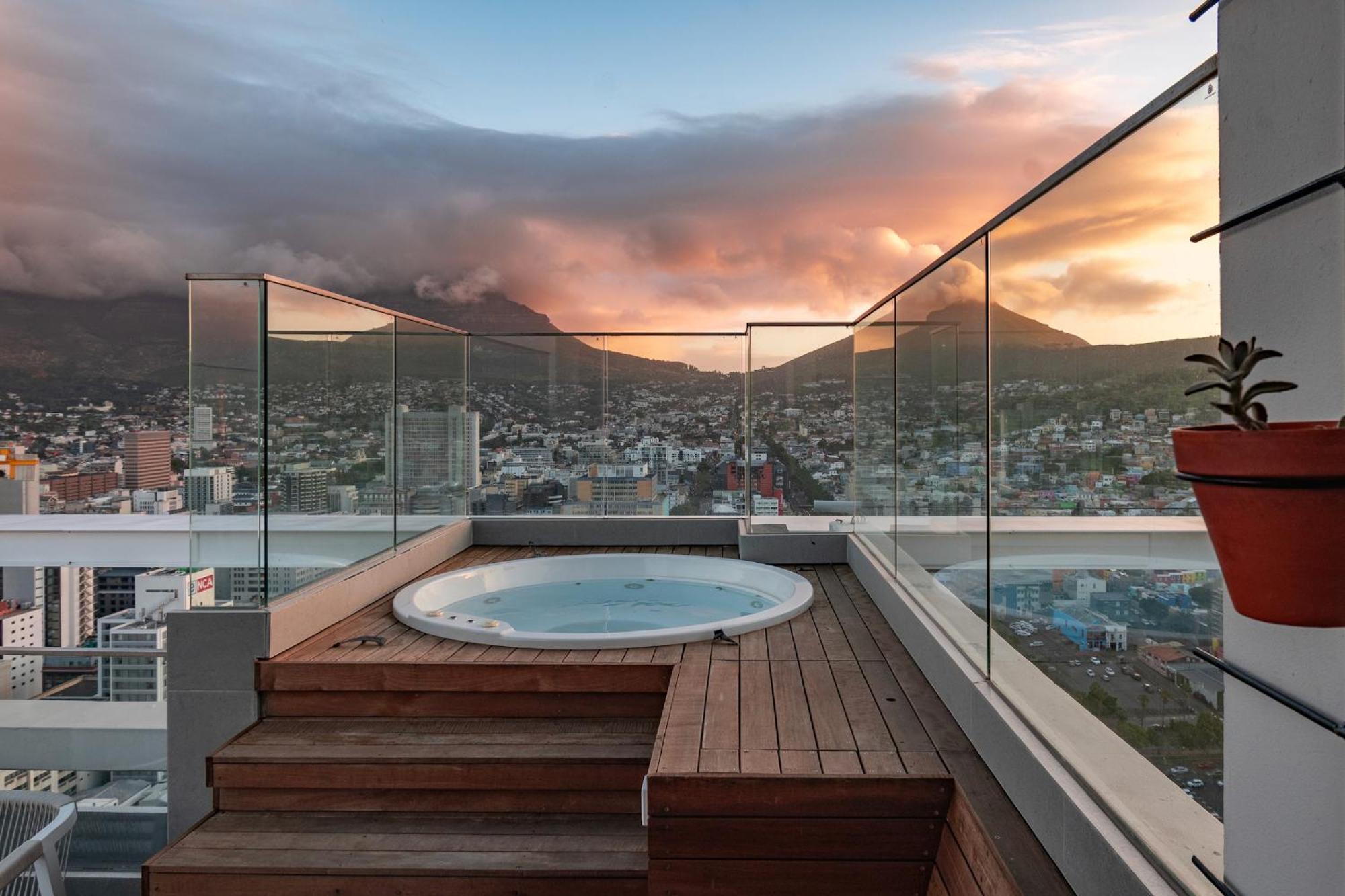 Highest Penthouse In - Pool And Panoramic Views *