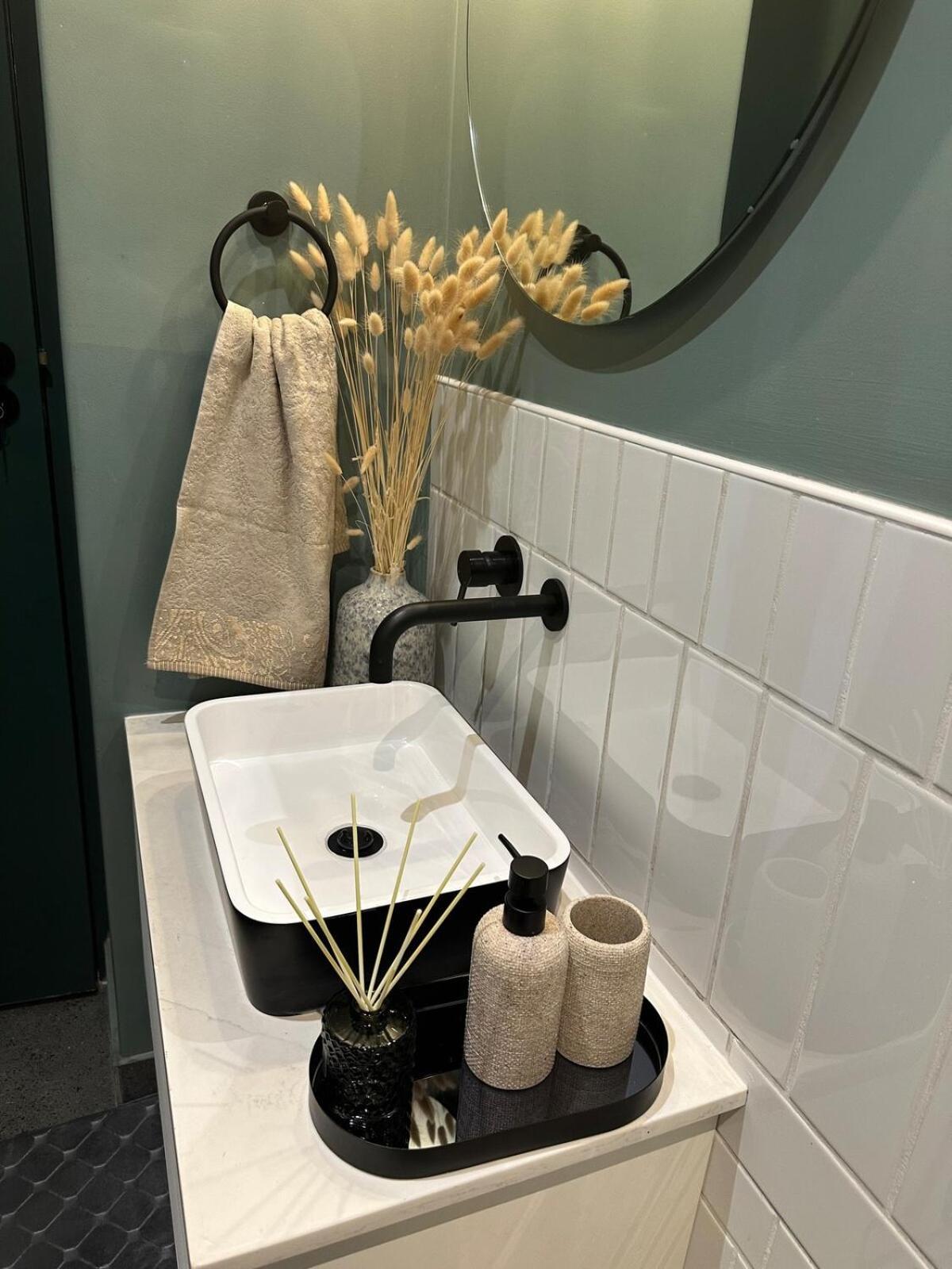 Luxury By The Cticc, Centre *