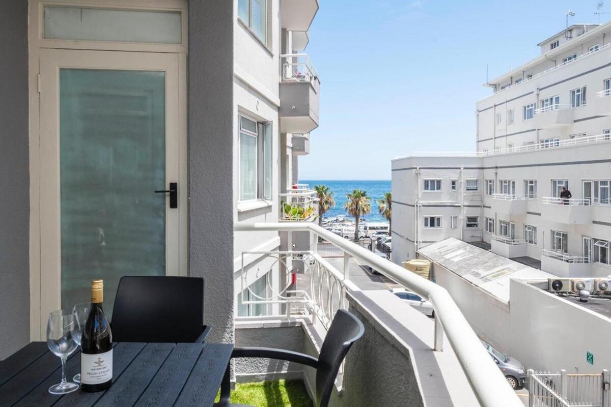 Modern 2 Bedroom Apartment, Pleasant Ways, Seapoint *
