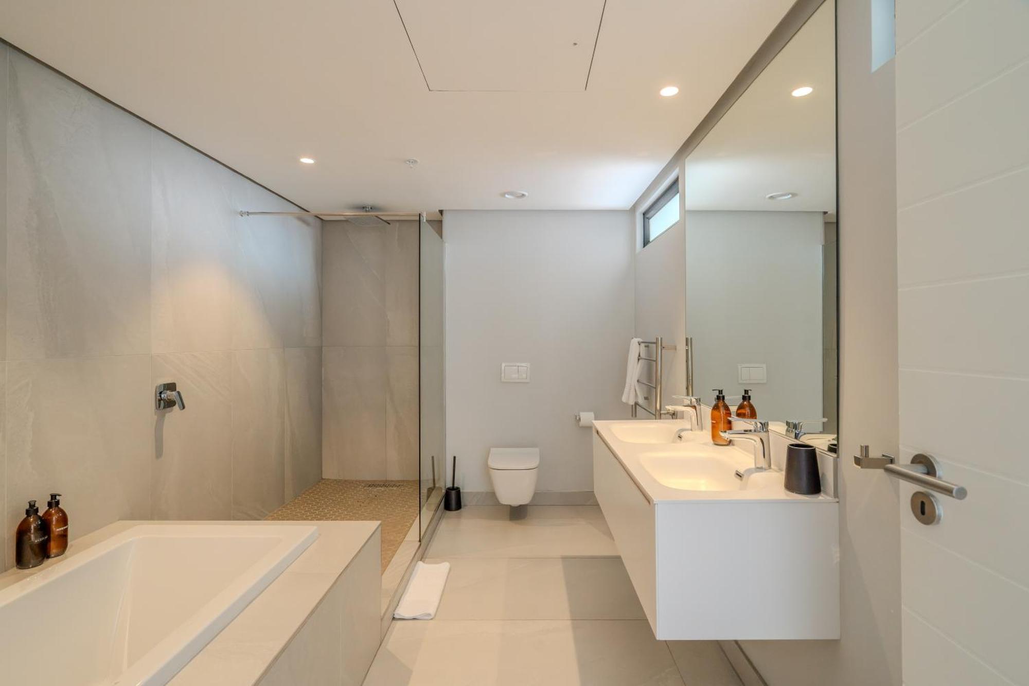 Exclusive Penthouse With Mountain & Ocean Views Apartment