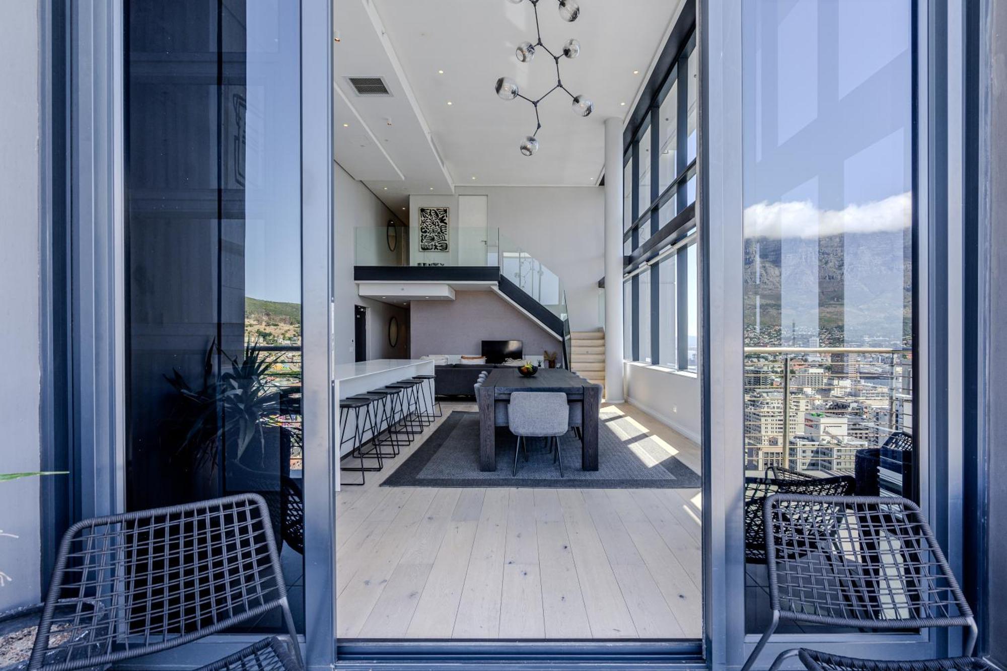 Exclusive Penthouse With Mountain & Ocean Views *