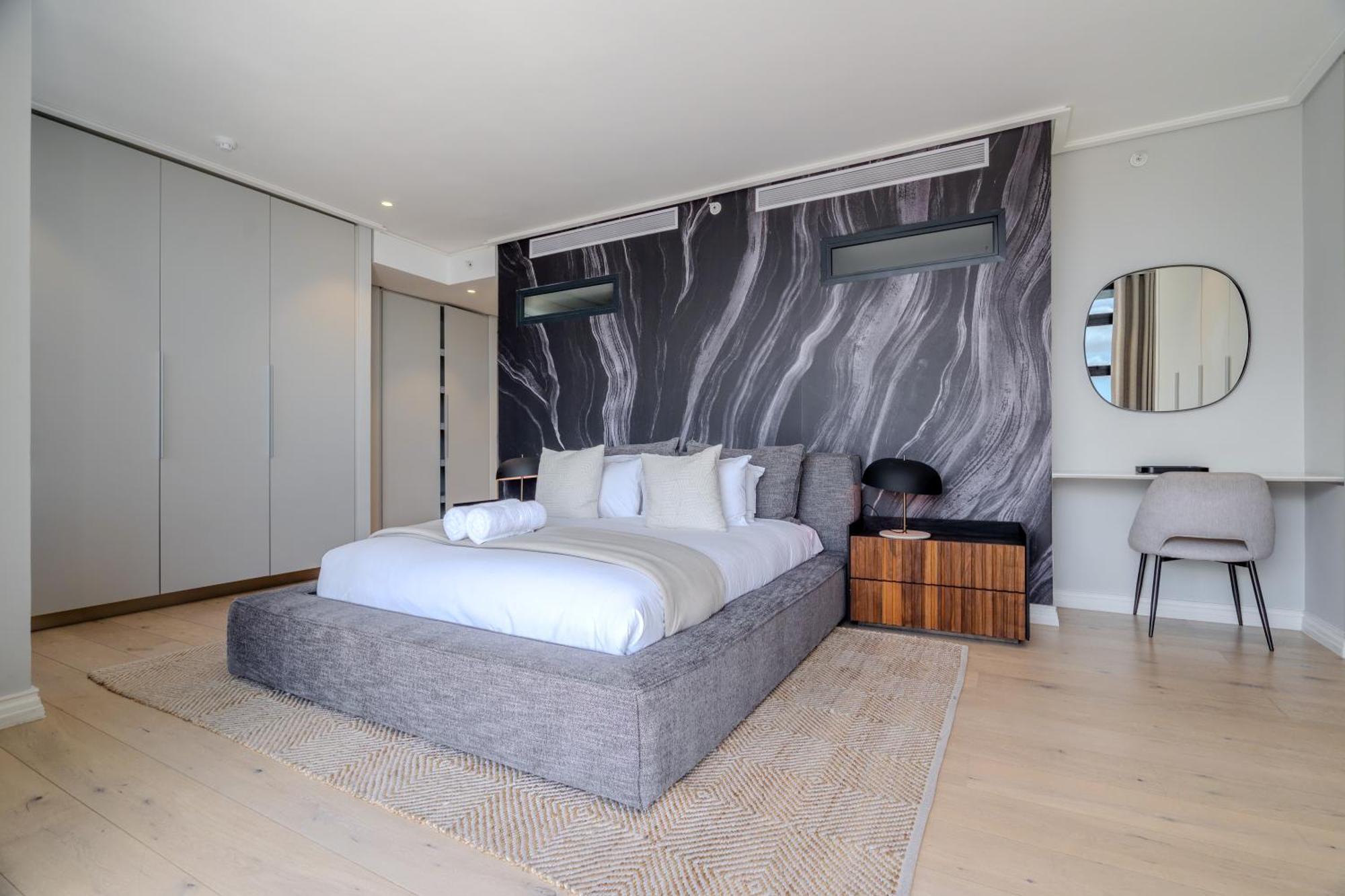 Apartment Exclusive Penthouse With Mountain & Ocean Views
