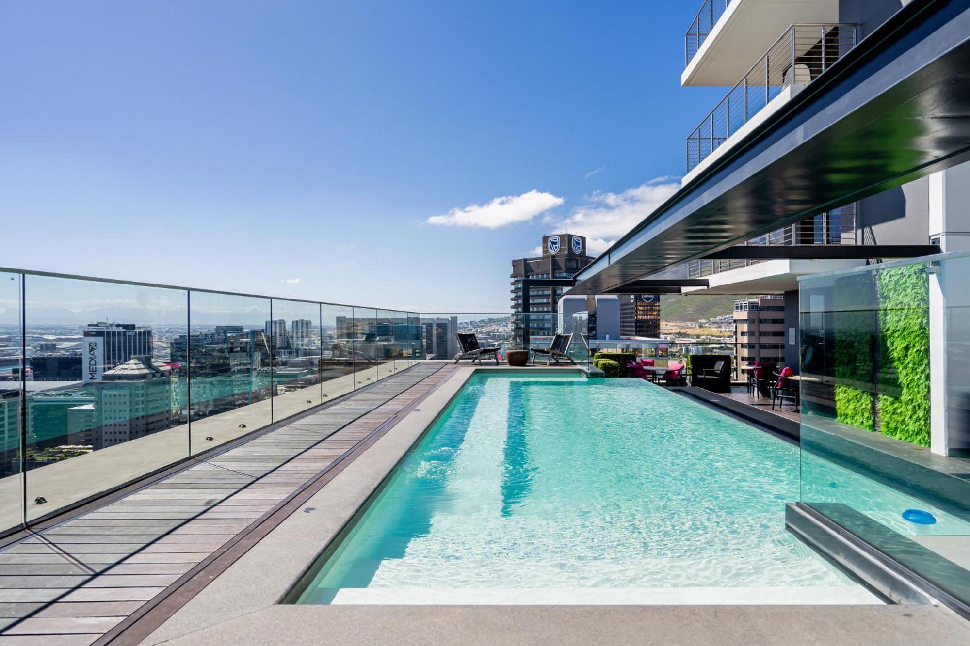Exclusive Penthouse With Mountain & Ocean Views Apartment *