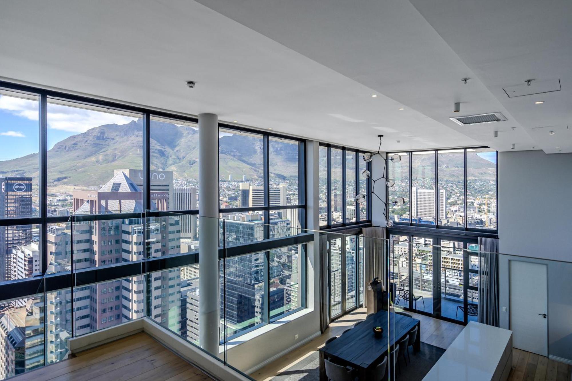 Exclusive Penthouse With Mountain & Ocean Views *