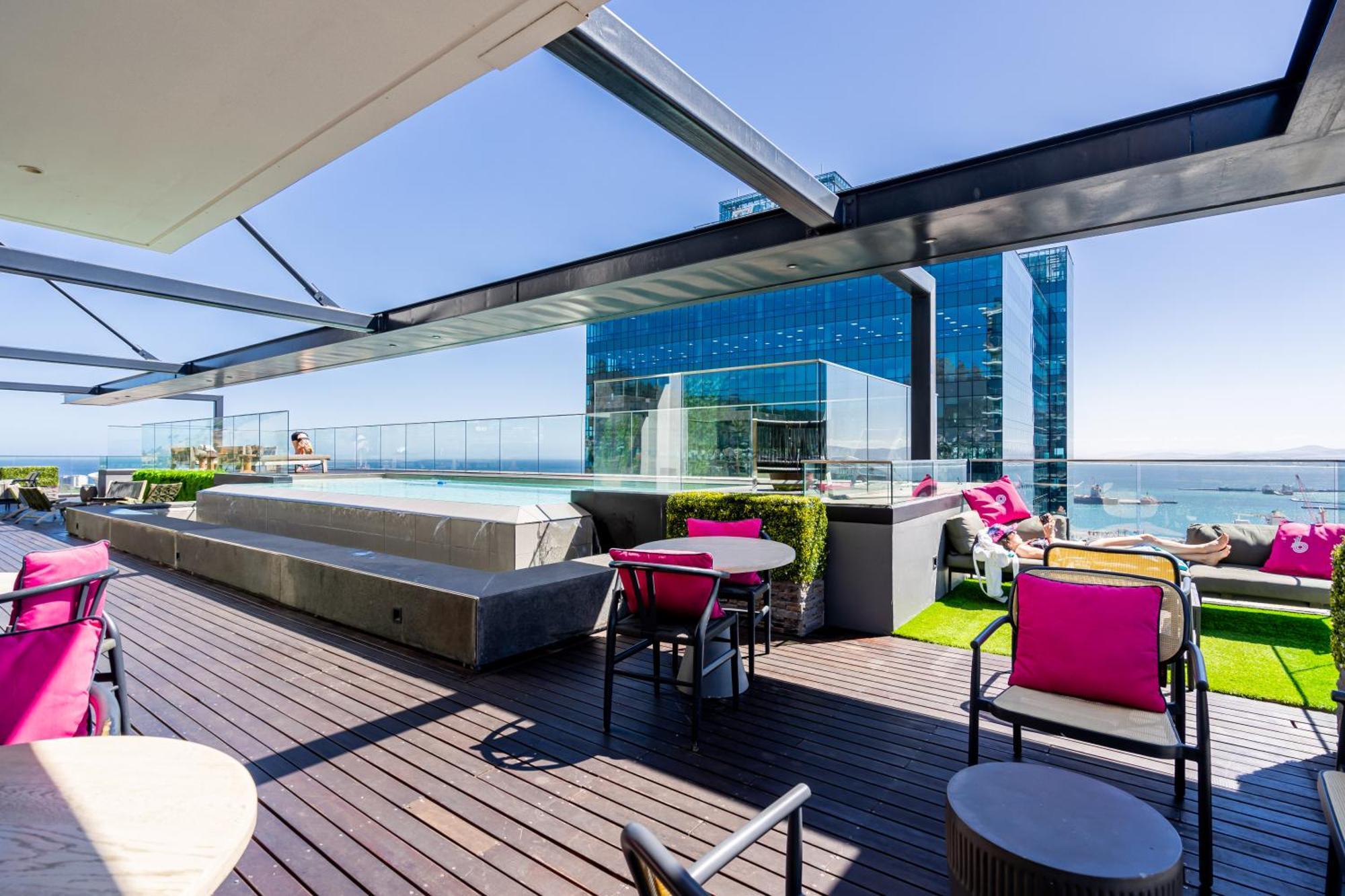 Apartment Exclusive Penthouse With Mountain & Ocean Views Cape Town