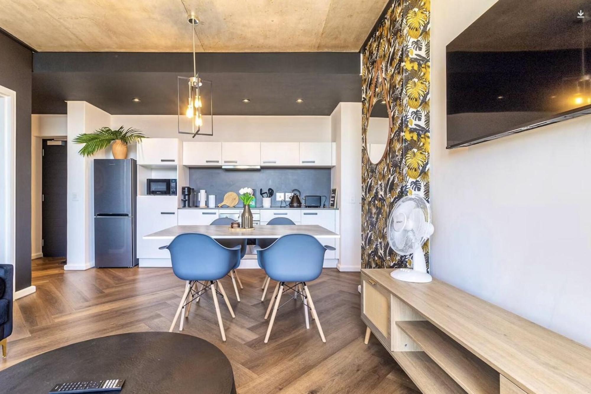 Century Two Bedroom Bliss Apartment *