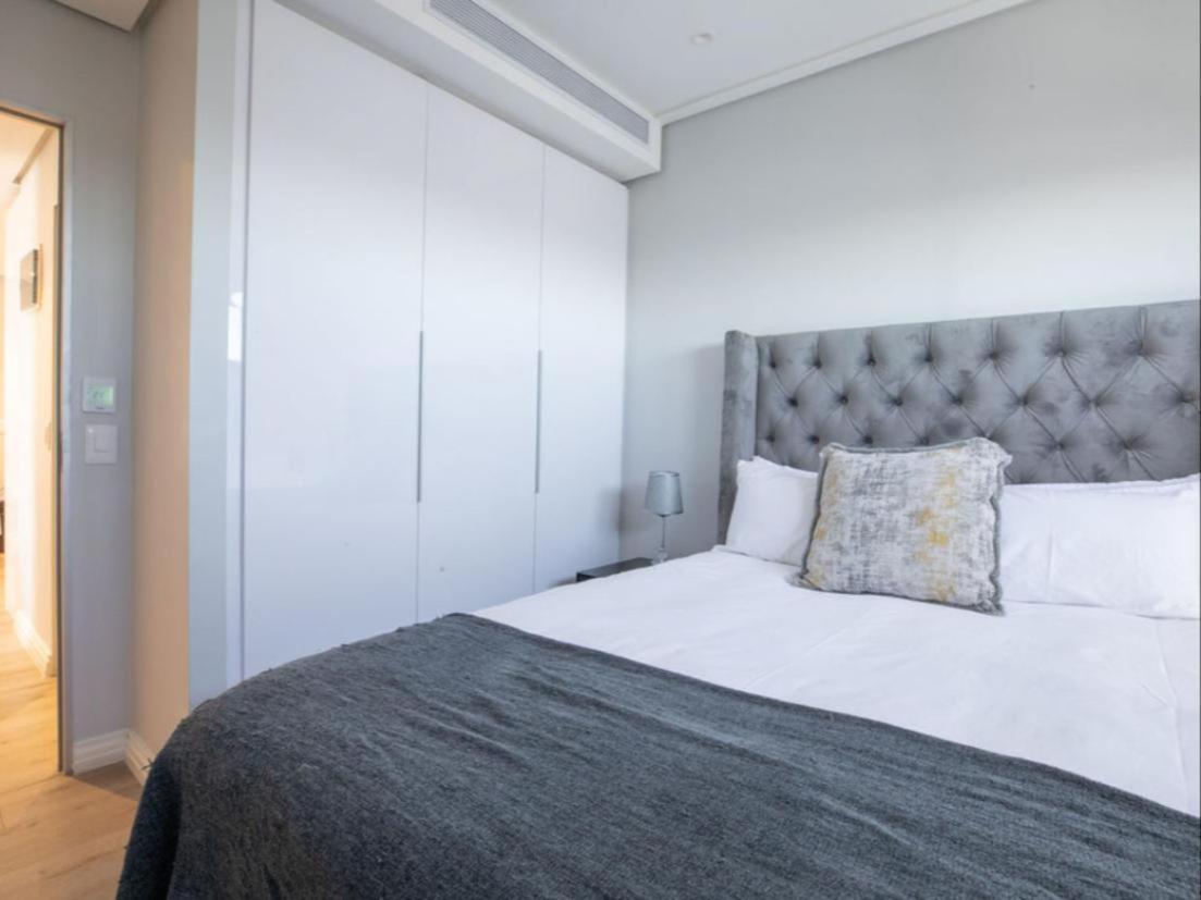 Apartment 16 On Bree 1713