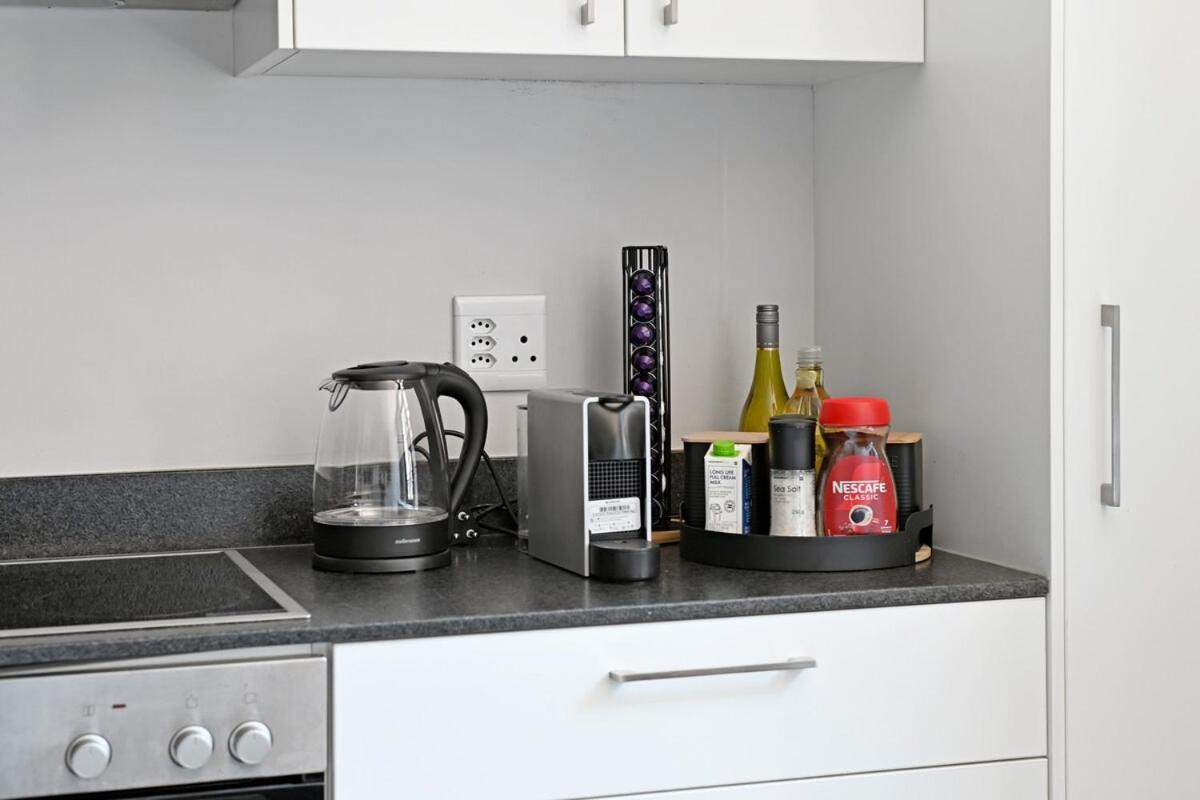Halo - Sleek Urban At The Tokyo Apartment *