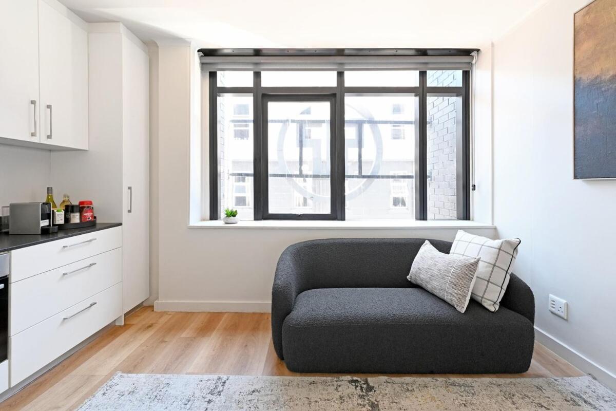 Apartment Halo - Sleek Urban At The Tokyo *