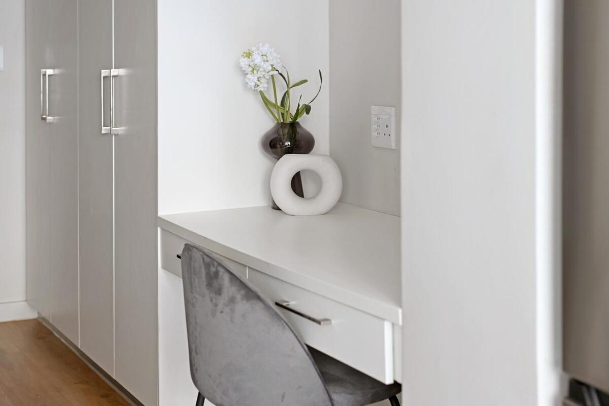 Halo - Sleek Urban At The Tokyo Apartment Cape Town