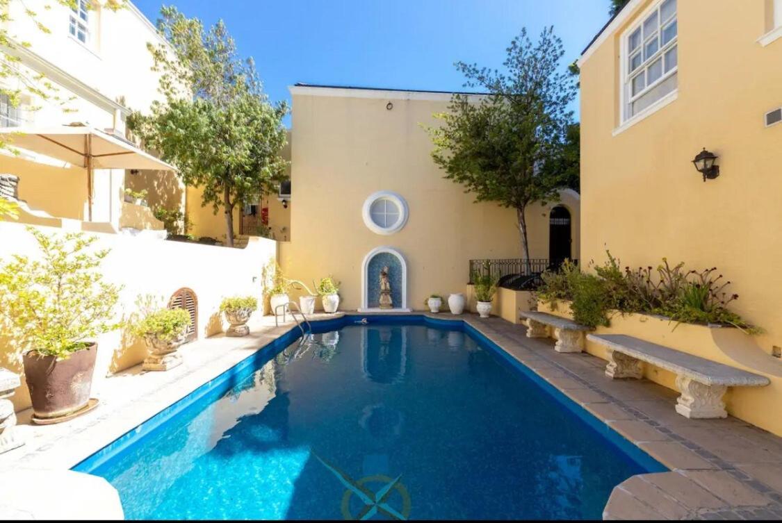 Vintage Alcove In Point, Sleeps 4 * Cape Town