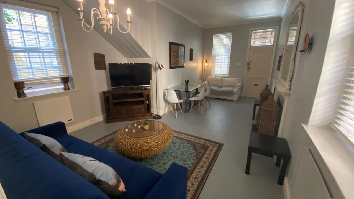 Apartment Vintage Alcove In Point, Sleeps 4