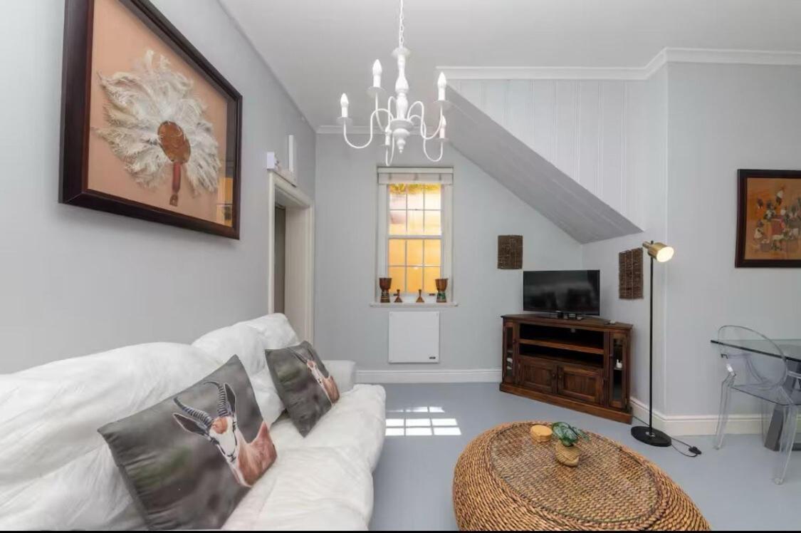 Vintage Alcove In Point, Sleeps 4 Cape Town