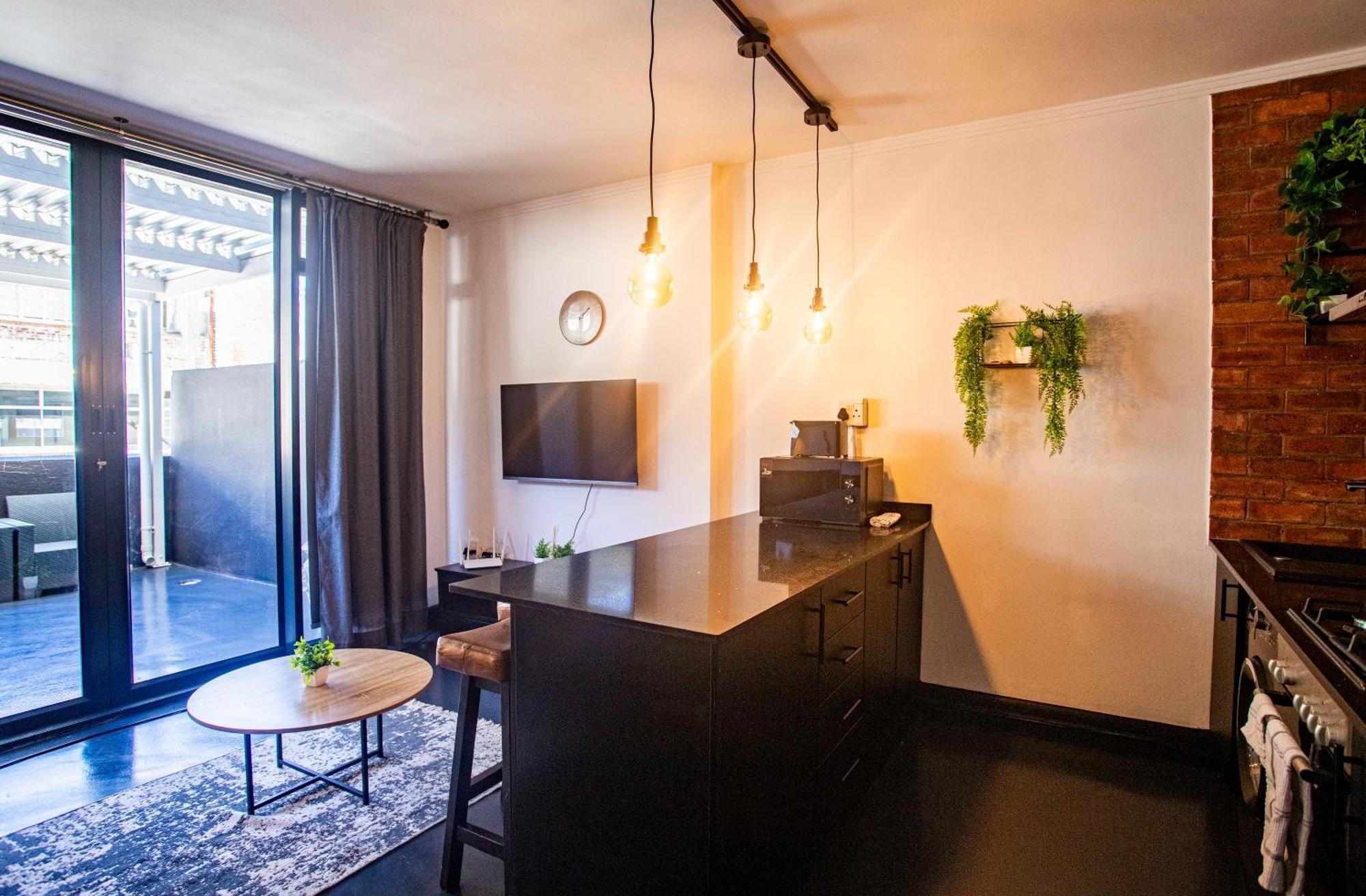 Apartment Four Seasons - Stunning In The Heart Of Town!