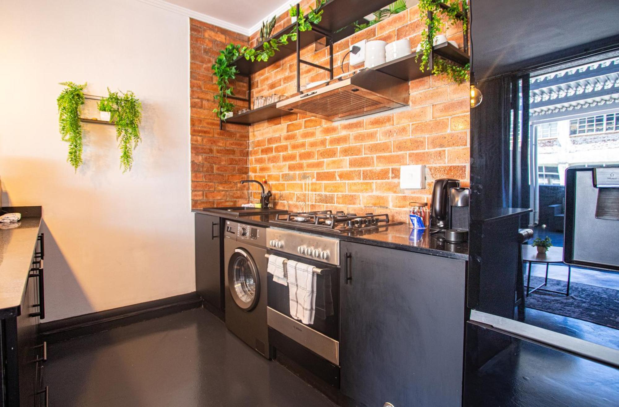 Apartment Four Seasons - Stunning In The Heart Of Town!