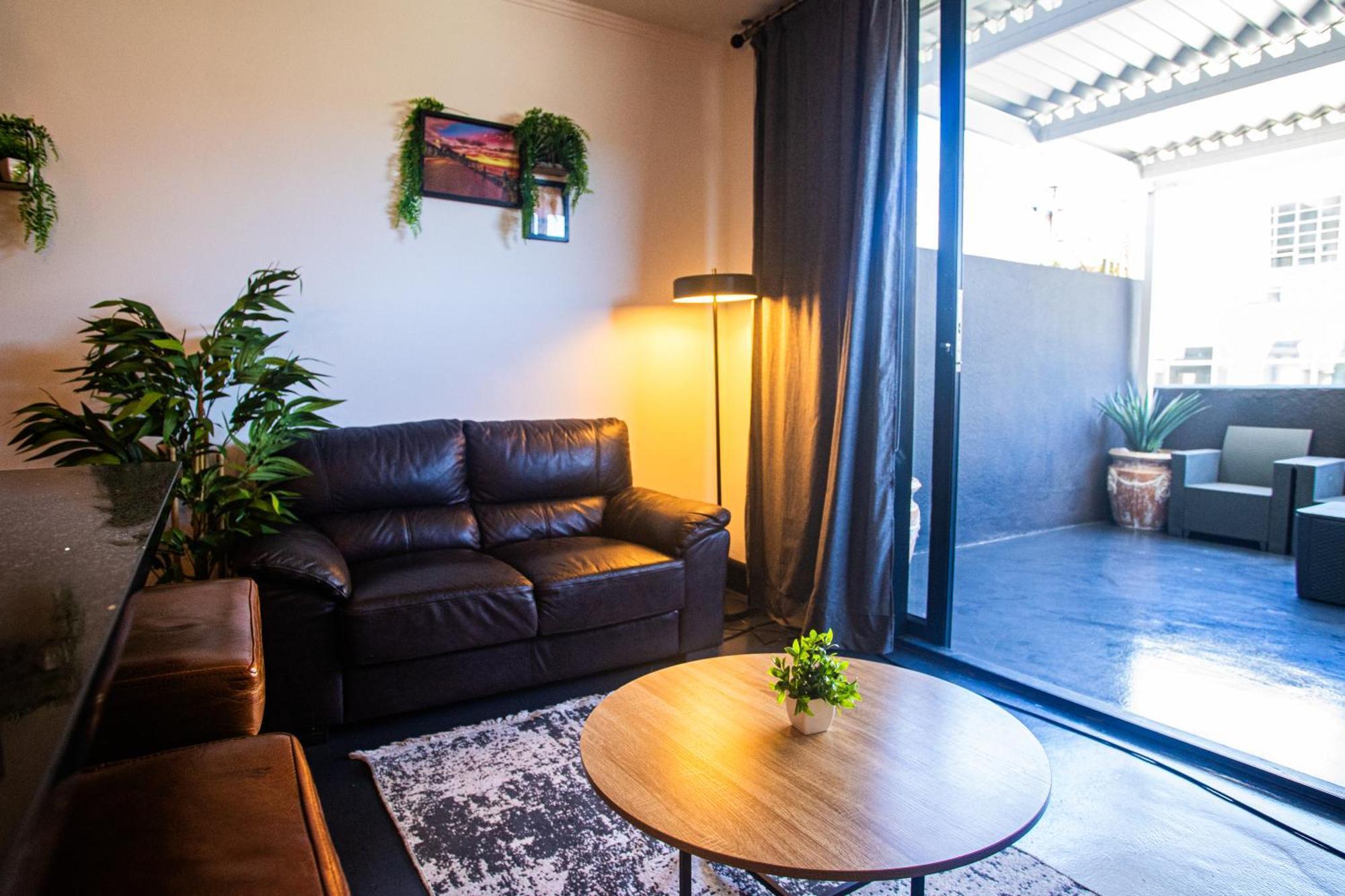 Four Seasons - Stunning In The Heart Of Town! * Cape Town
