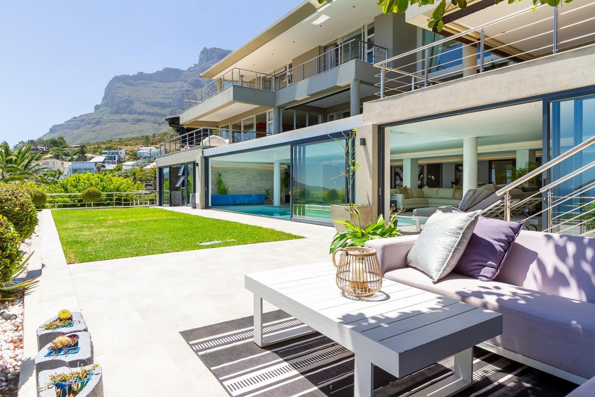 Horizon Sunset Camps Bay In - 2 Bedroom 3 Bathroom No Powercuts