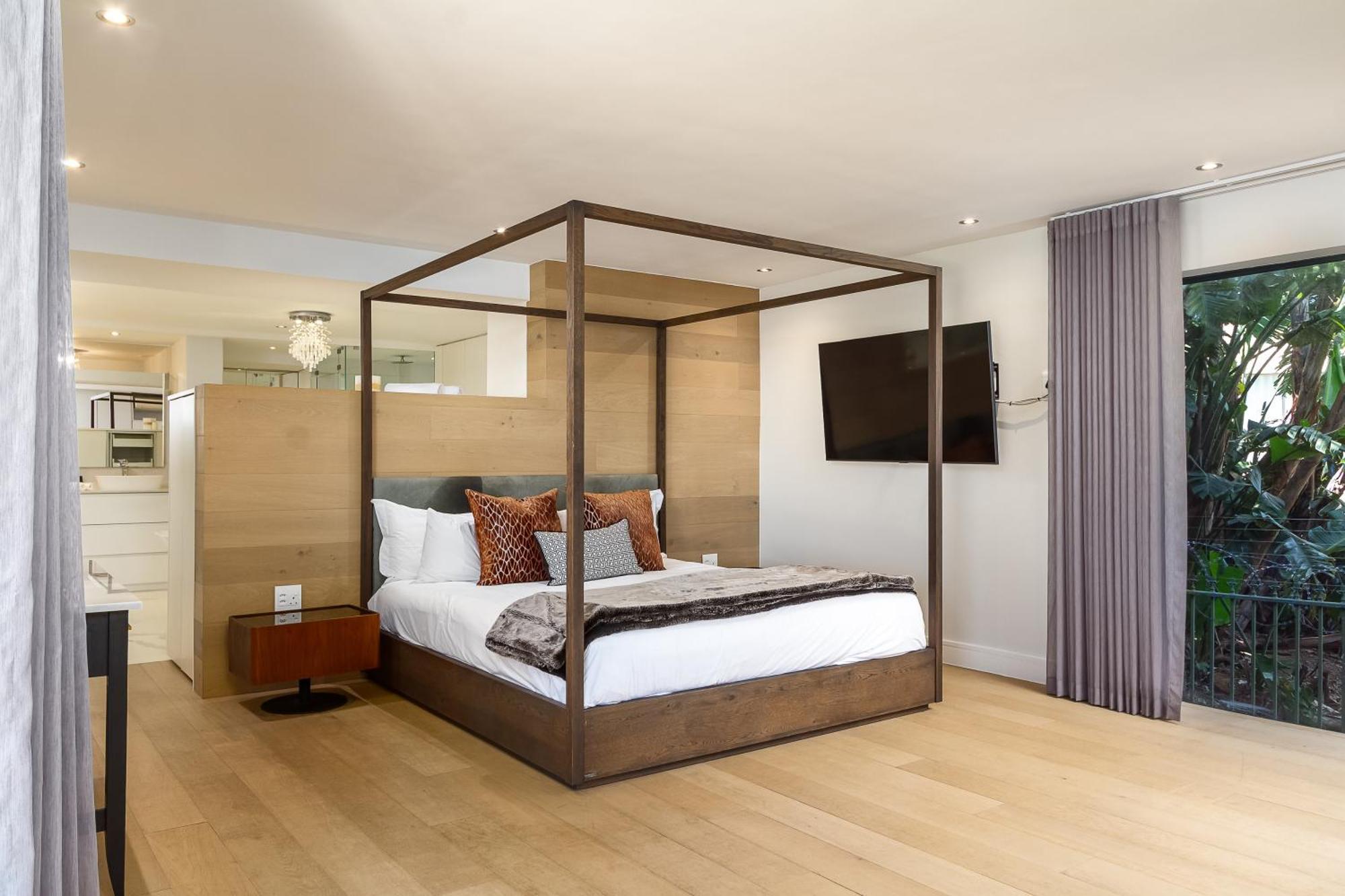 Horizon Sunset Camps Bay In - 2 Bedroom 3 Bathroom No Powercuts Cape Town