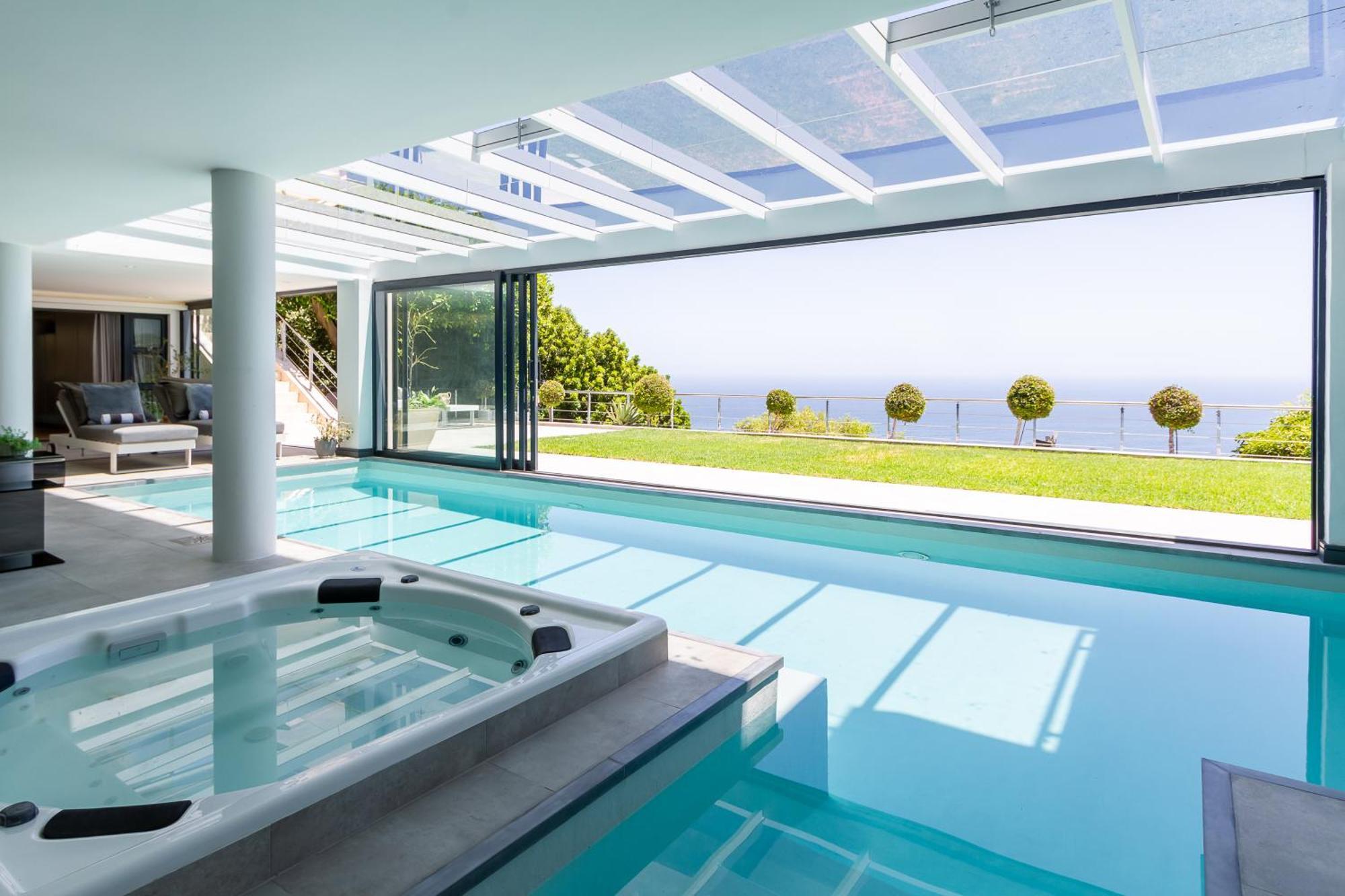 Horizon Sunset Camps Bay In - 2 Bedroom 3 Bathroom No Powercuts
