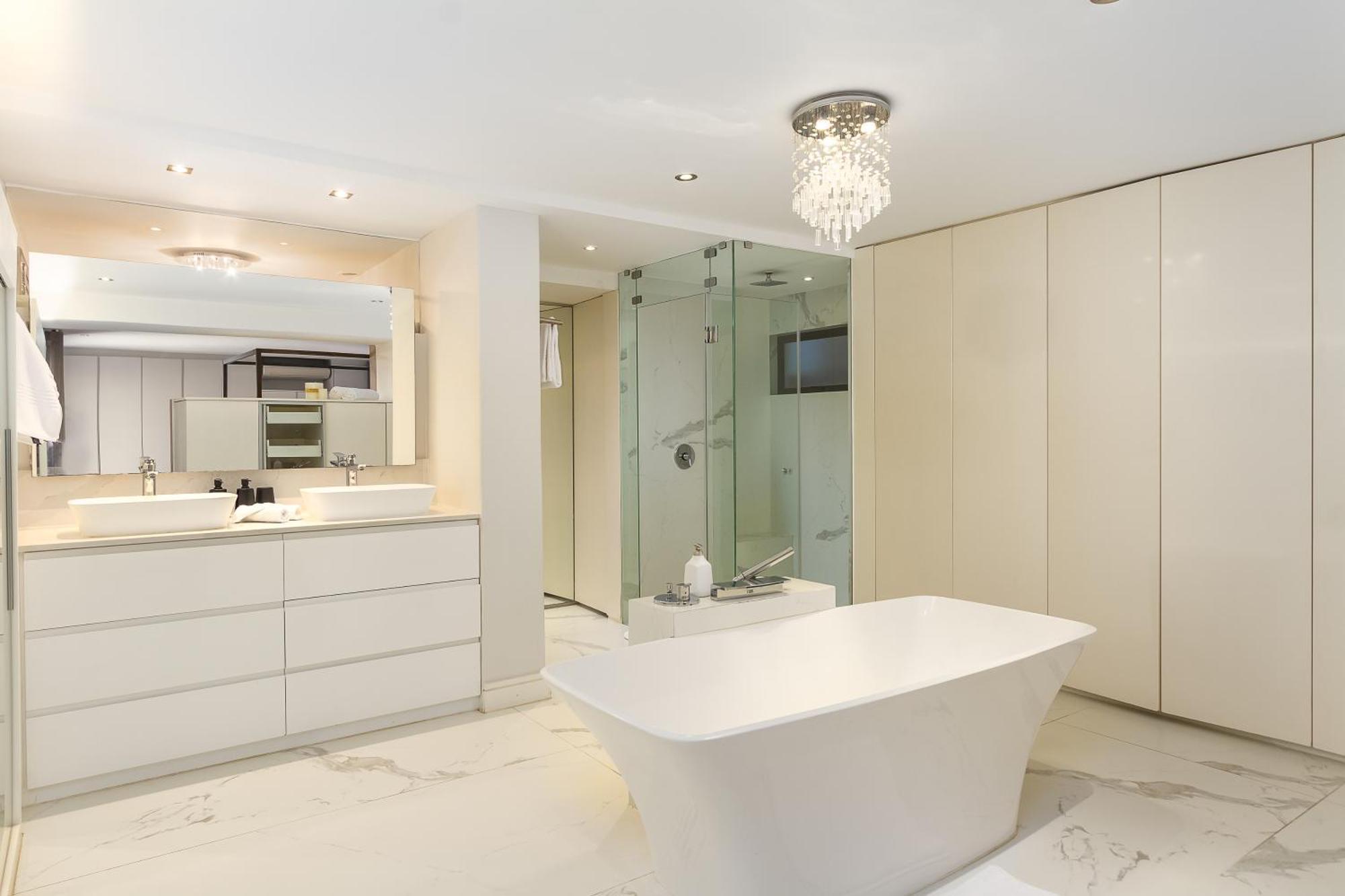 Apartment Horizon Sunset Camps Bay In - 2 Bedroom 3 Bathroom No Powercuts *