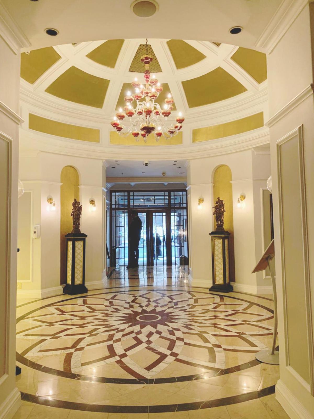 Taj - Spacious 5 Star With Kitchenette - Privately Rented Cape Town