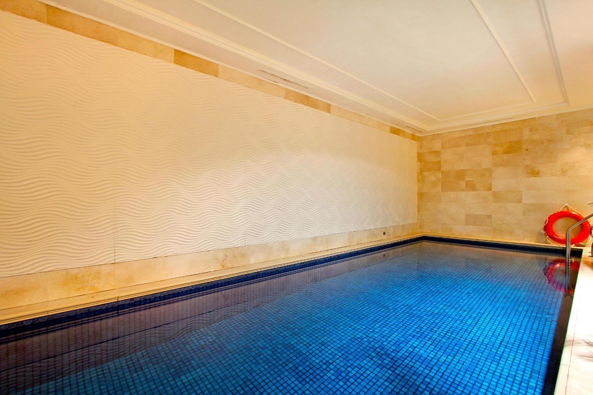 Taj - Spacious 5 Star With Kitchenette - Privately Rented Cape Town