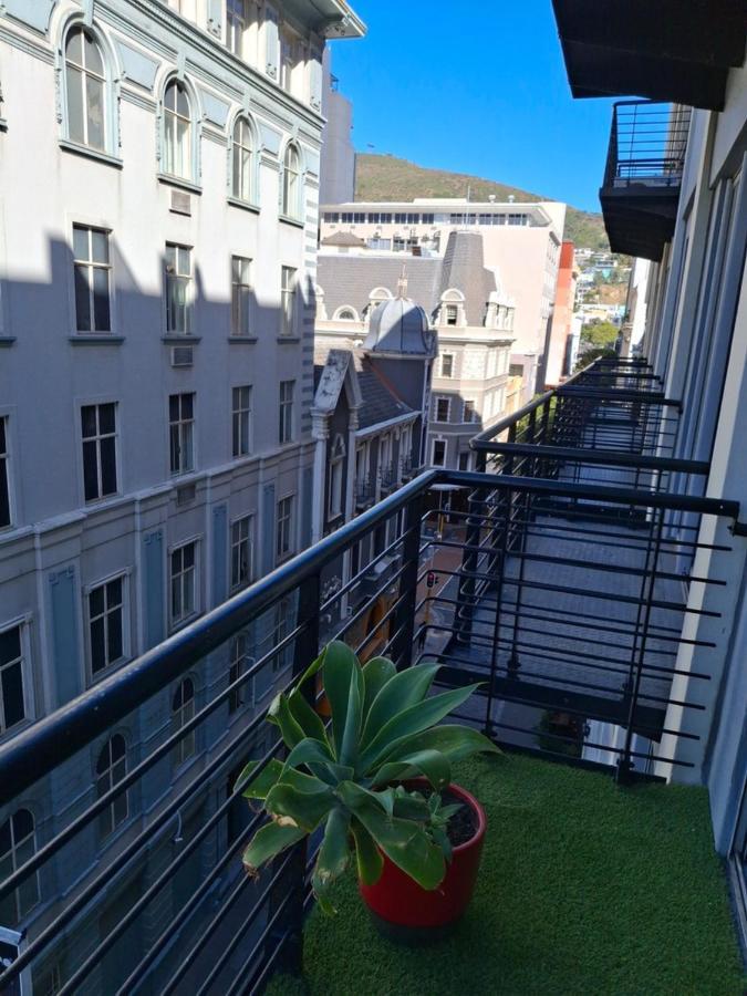 Apartment Pristine 1 Bedroom Unit In The With Balcony Cape Town