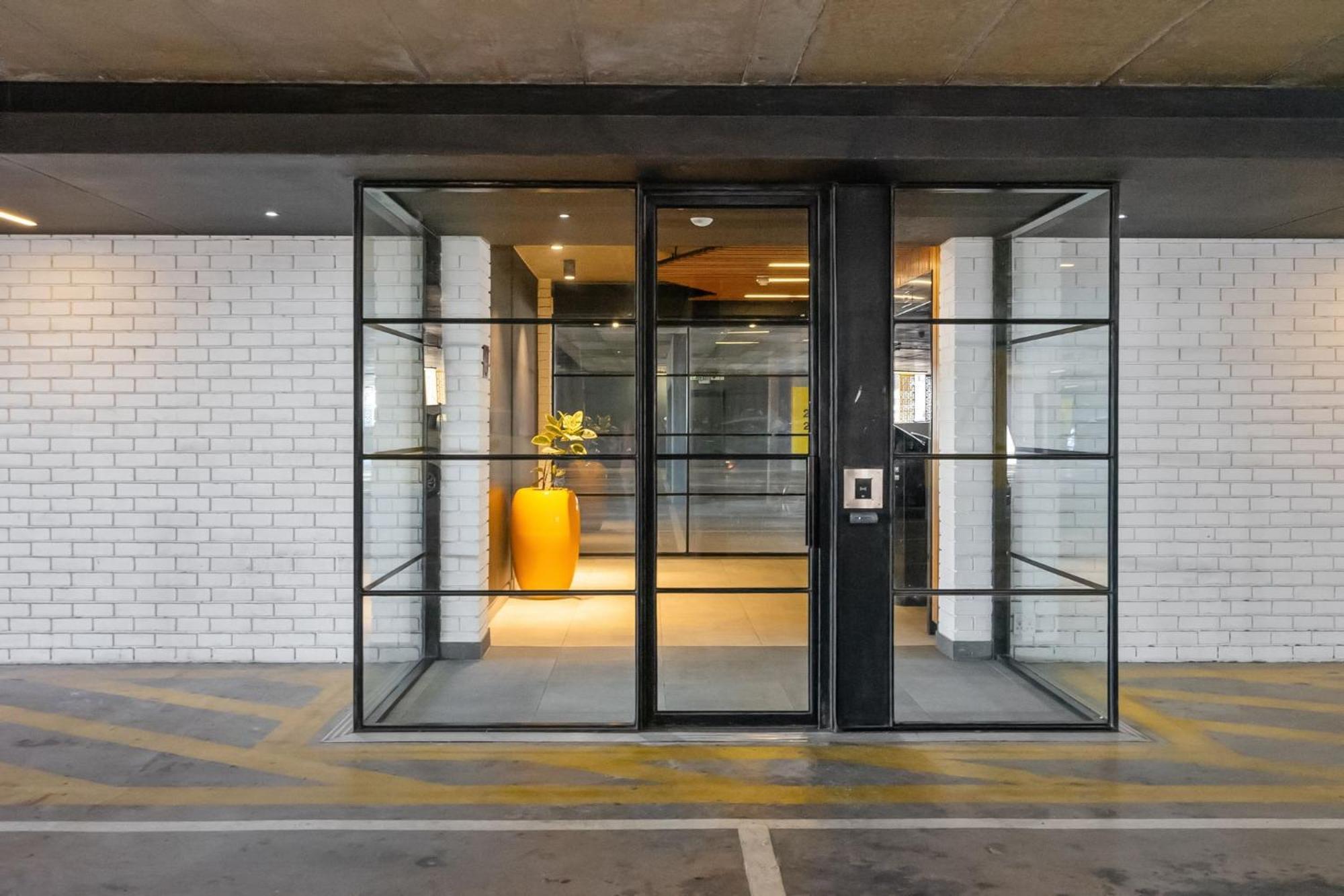 The Wex 620 By Host Agents Apartment *
