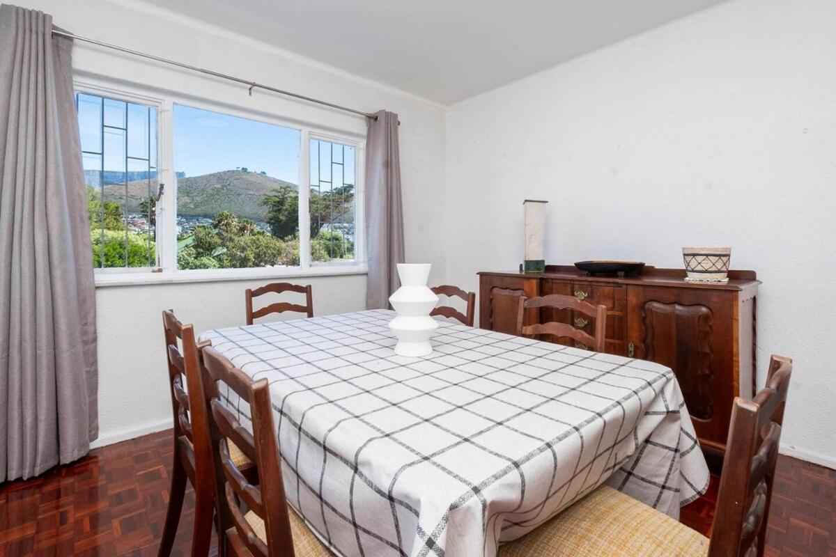 Spacious 2-bed - Mouille Point Cape Town
