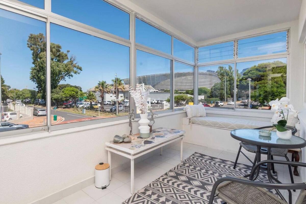 Apartment Spacious 2-bed - Mouille Point Cape Town