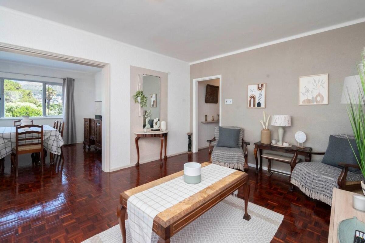 Apartment Spacious 2-bed - Mouille Point