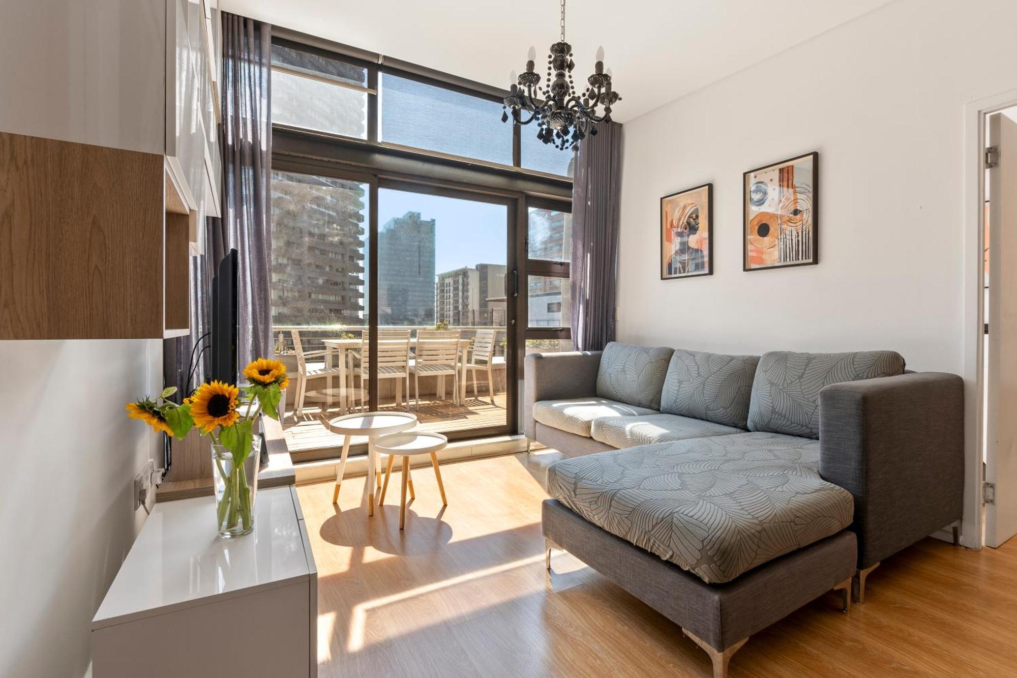 Cozy 1bed Study With Backup Power Apartment Cape Town