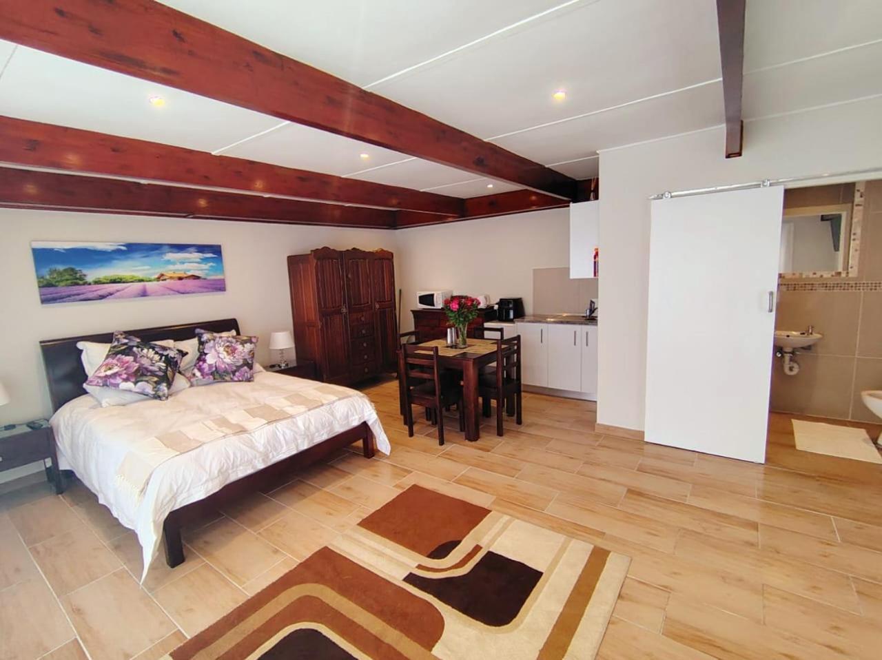 Rosa Luxury With Pool Guest house *