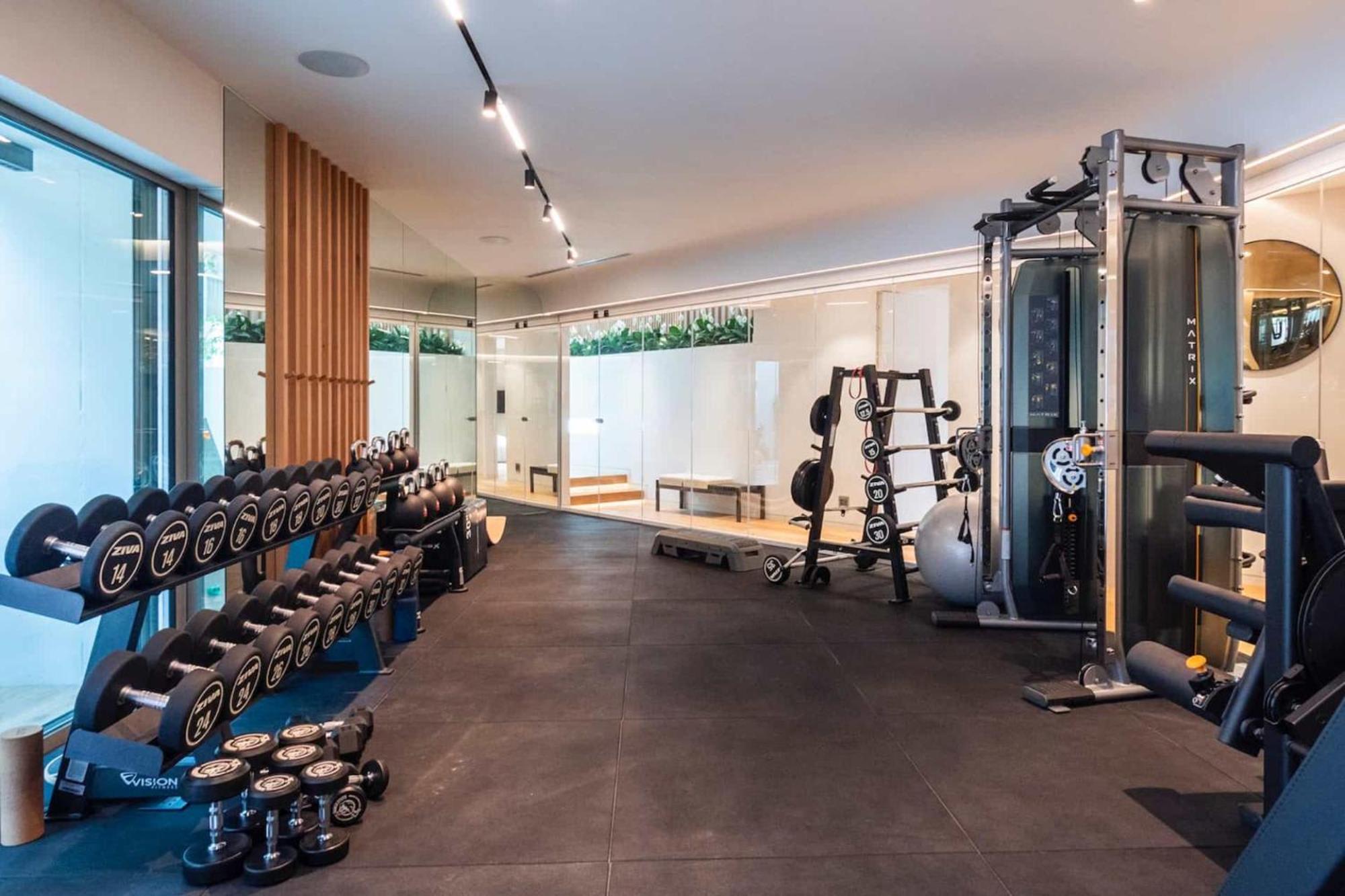 Grand Camps Bay 5bed W Views Pool Gym Serena * Cape Town