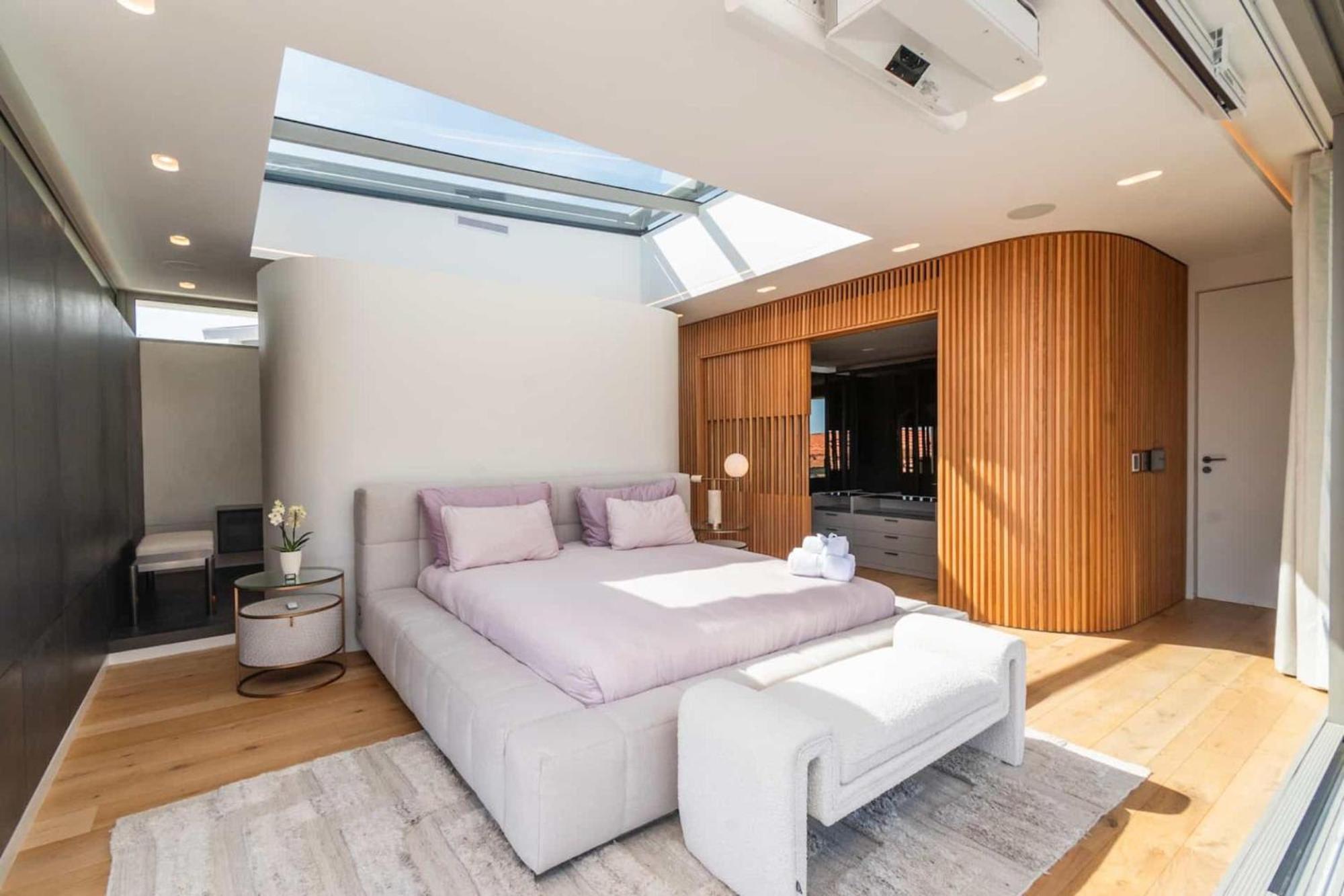 Grand Camps Bay 5bed W Views Pool Gym Serena Cape Town