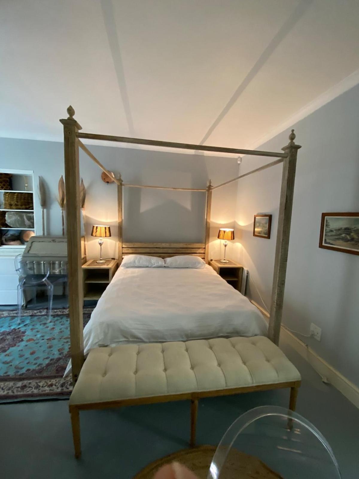 Vintage Alcove In Point, Sleeps 4 Apartment Cape Town