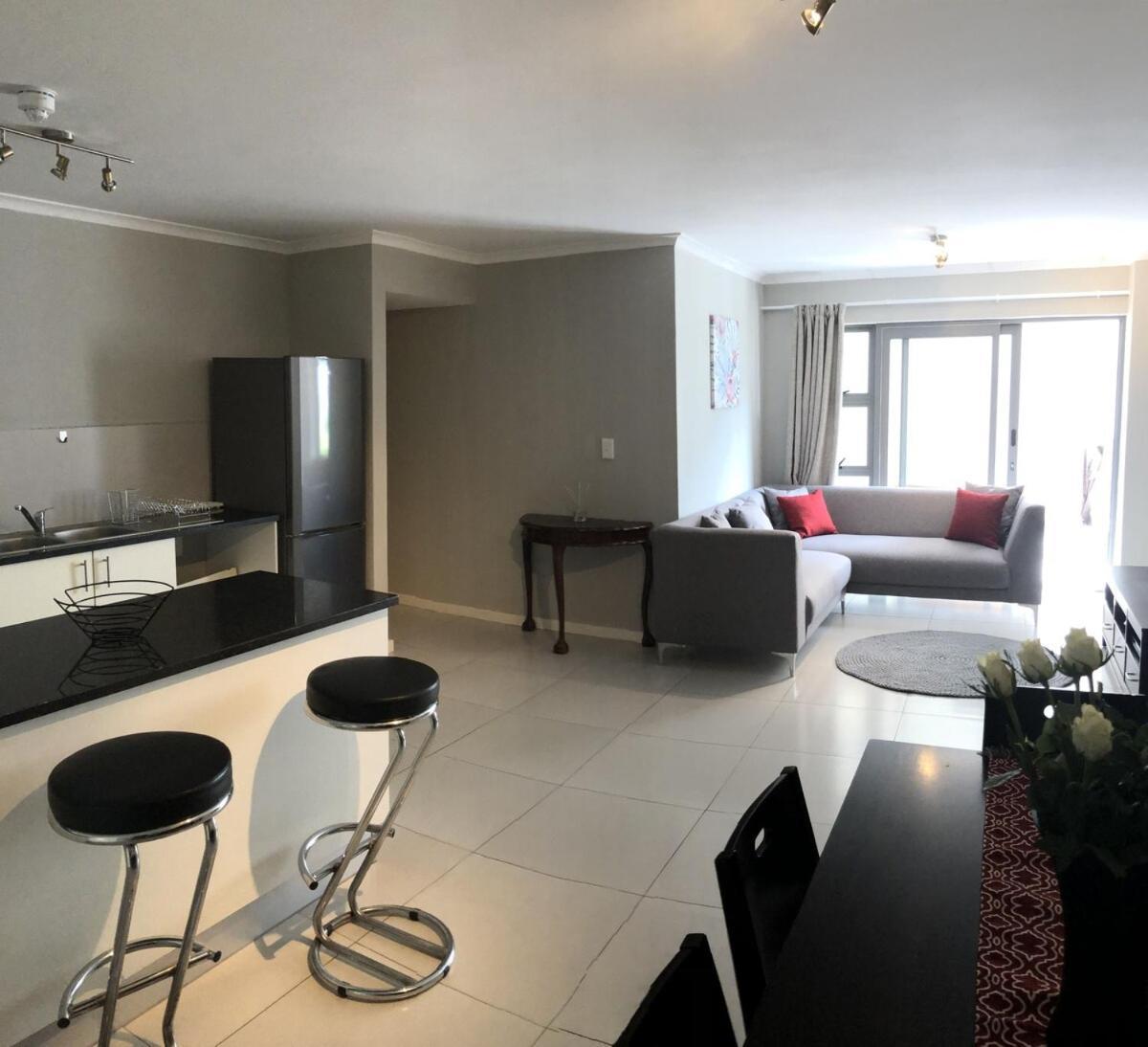 Apartment Spacious 2-bedroom Cape Town