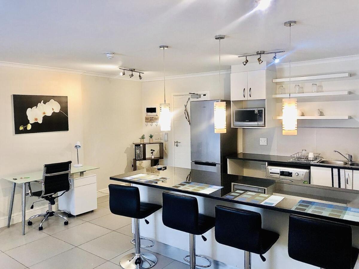Spacious 2-bedroom * Cape Town