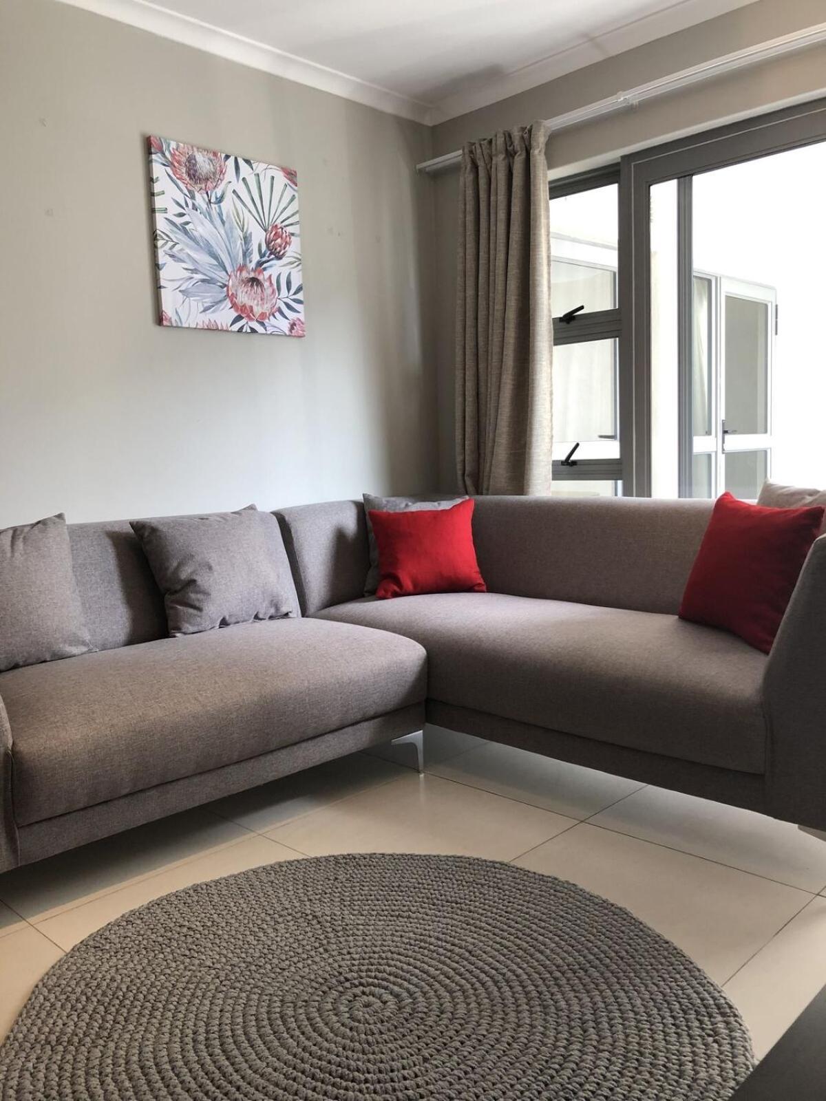 Spacious 2-bedroom Apartment *