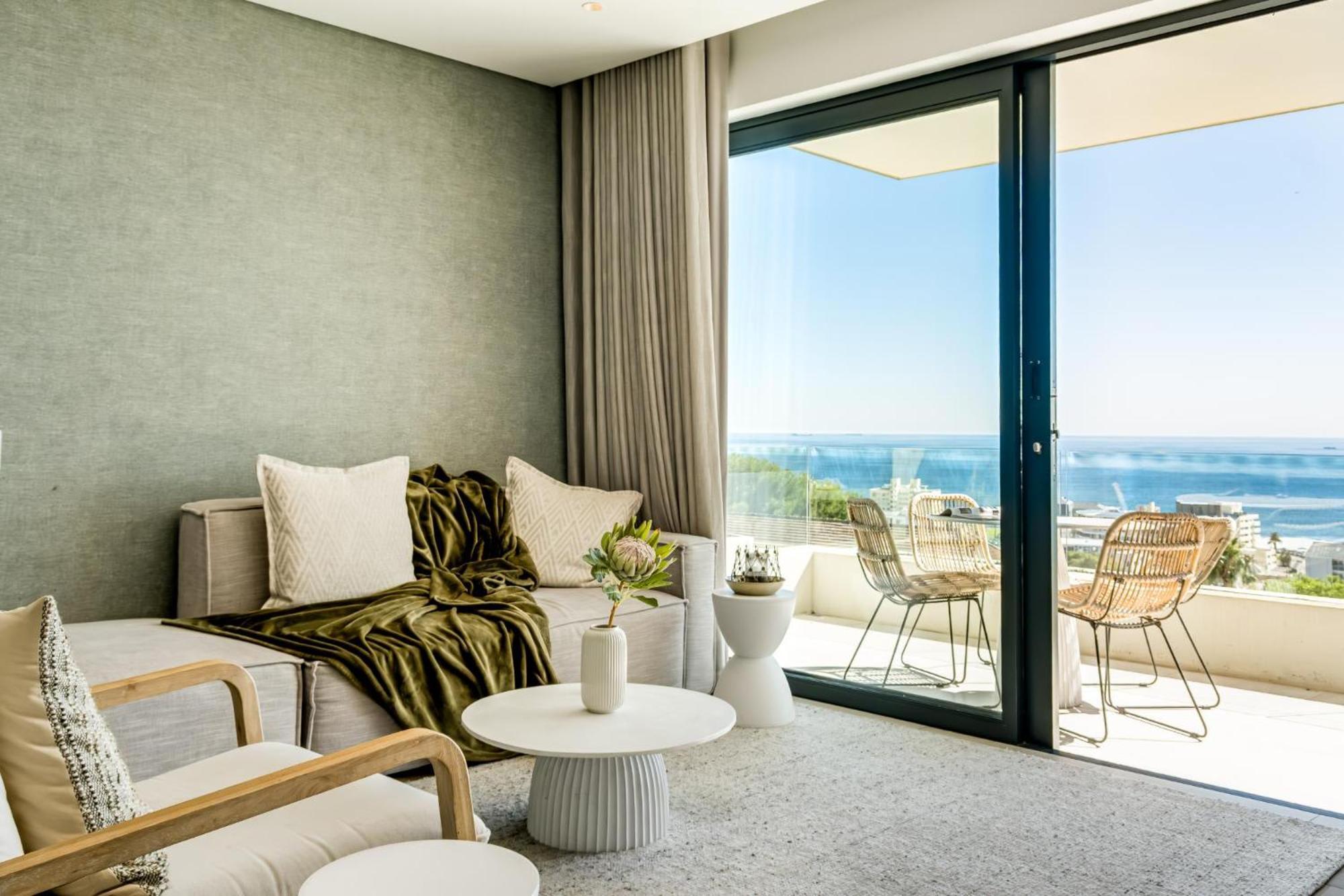 Alluring 2bed W Sea Mountain Views Marlo Vale *