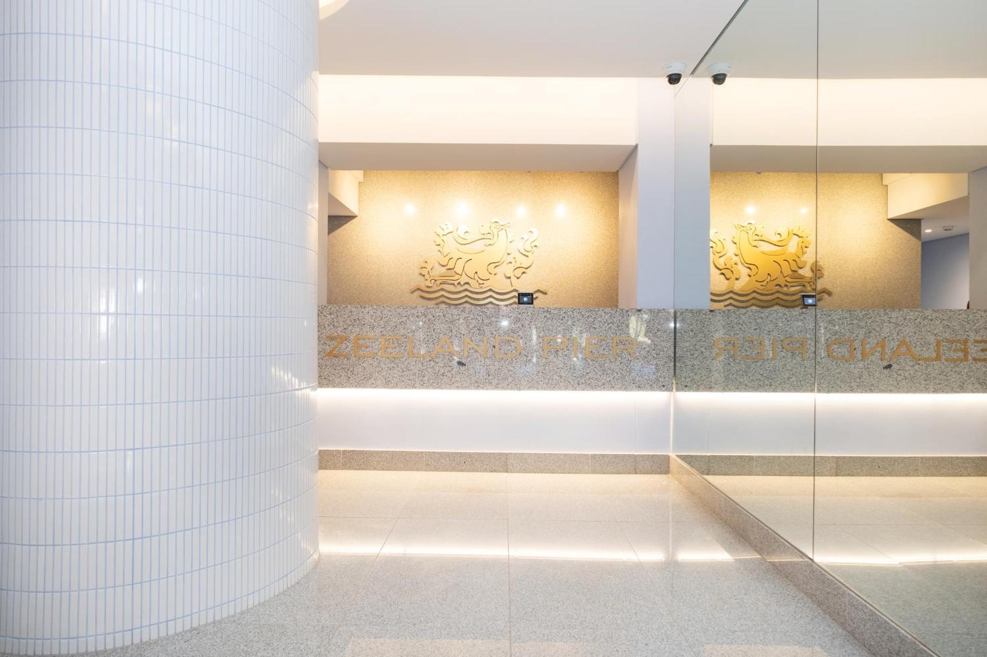Zeeland Pier - Stylish Near Cticc - Prime Location Apartment Cape Town