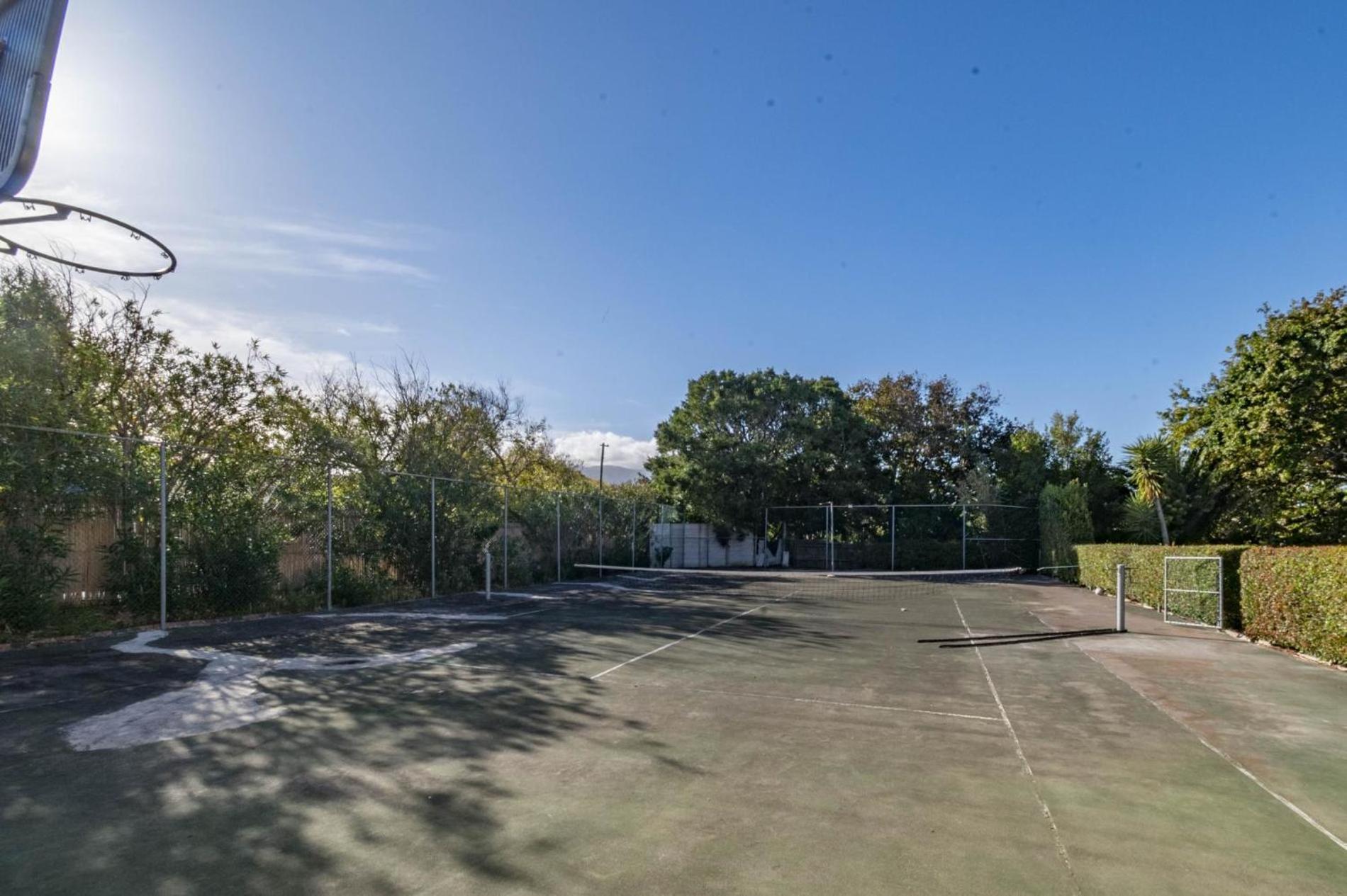 Private 1 Bedroom With Pool Tennis Court