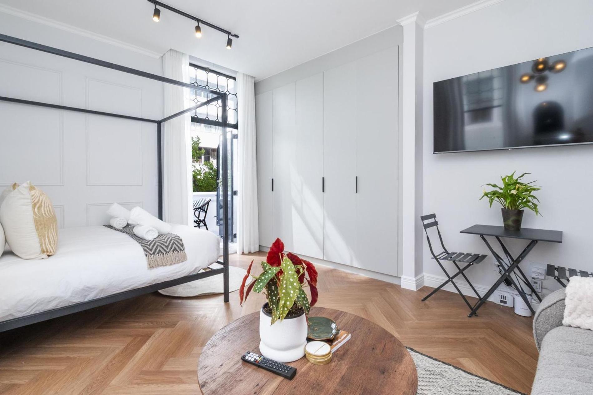 Chic 2nd Floor Venice House Balcony Cape Town