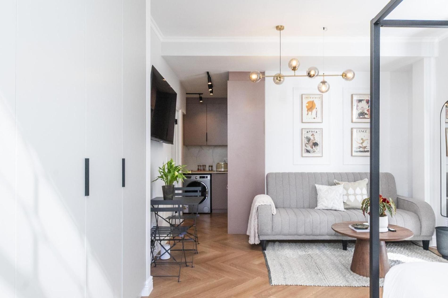 Chic 2nd Floor Venice House Balcony * Cape Town