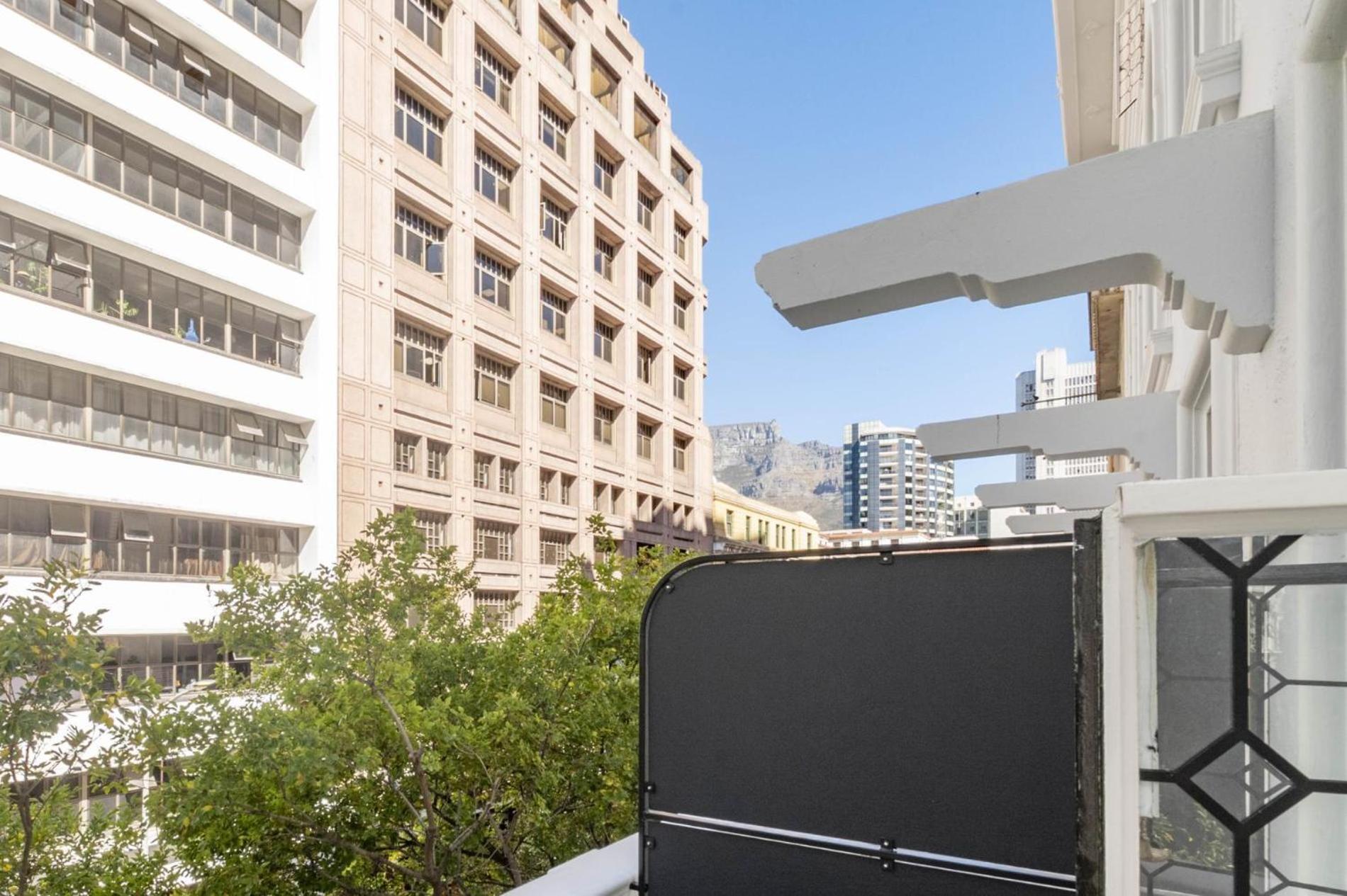 Apartment Chic 2nd Floor Venice House Balcony Cape Town
