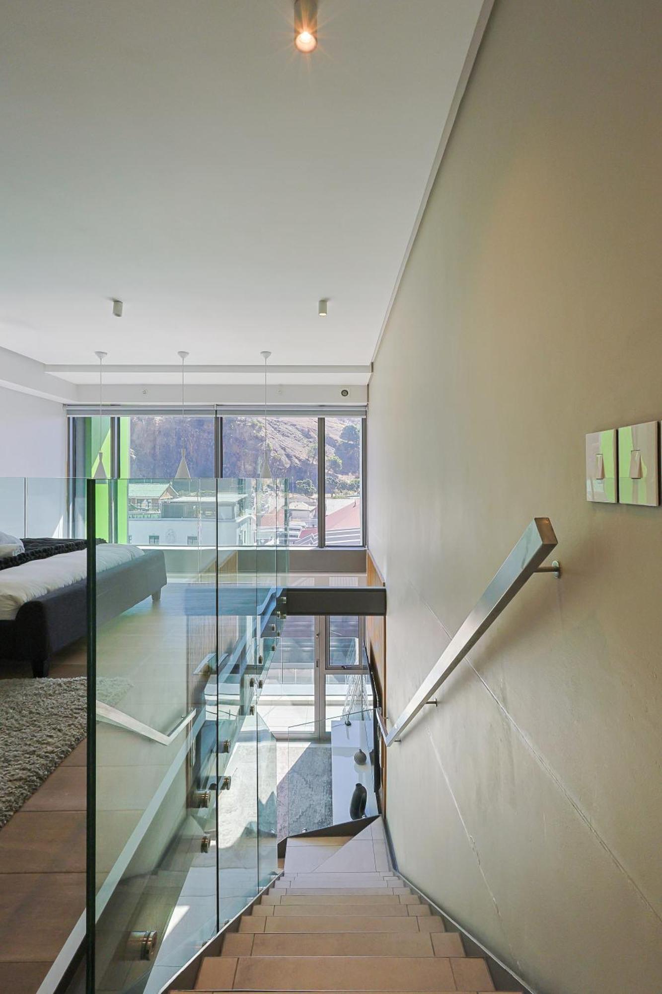 Luxury Loft Living - Elegant 1-bed Apartment *