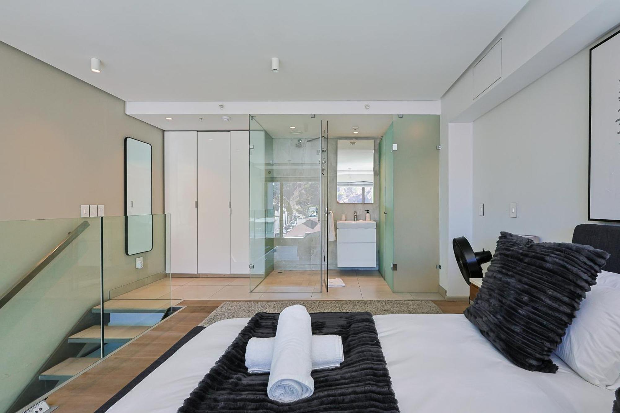 Luxury Loft Living - Elegant 1-bed Apartment